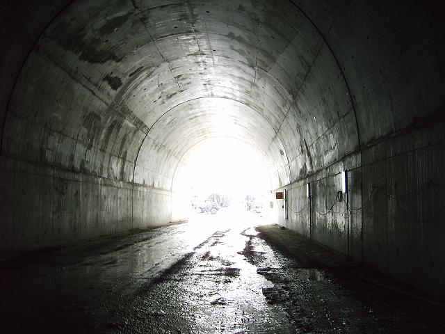 Falso_túnel_emboquille_sur